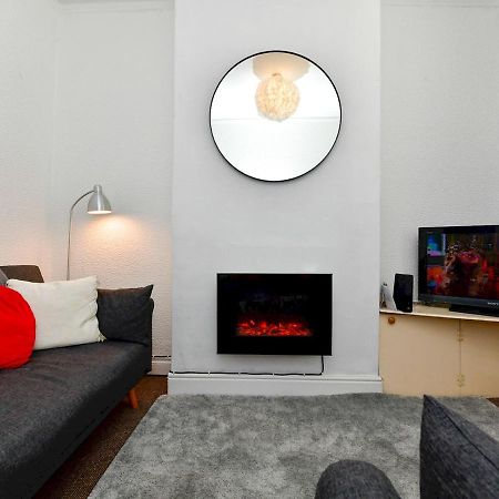 Pass The Keys Perfectly Located 3 Bed Home Close To The City Кардифф Экстерьер фото